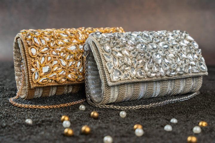 Diamond Hinted Trifold Gold