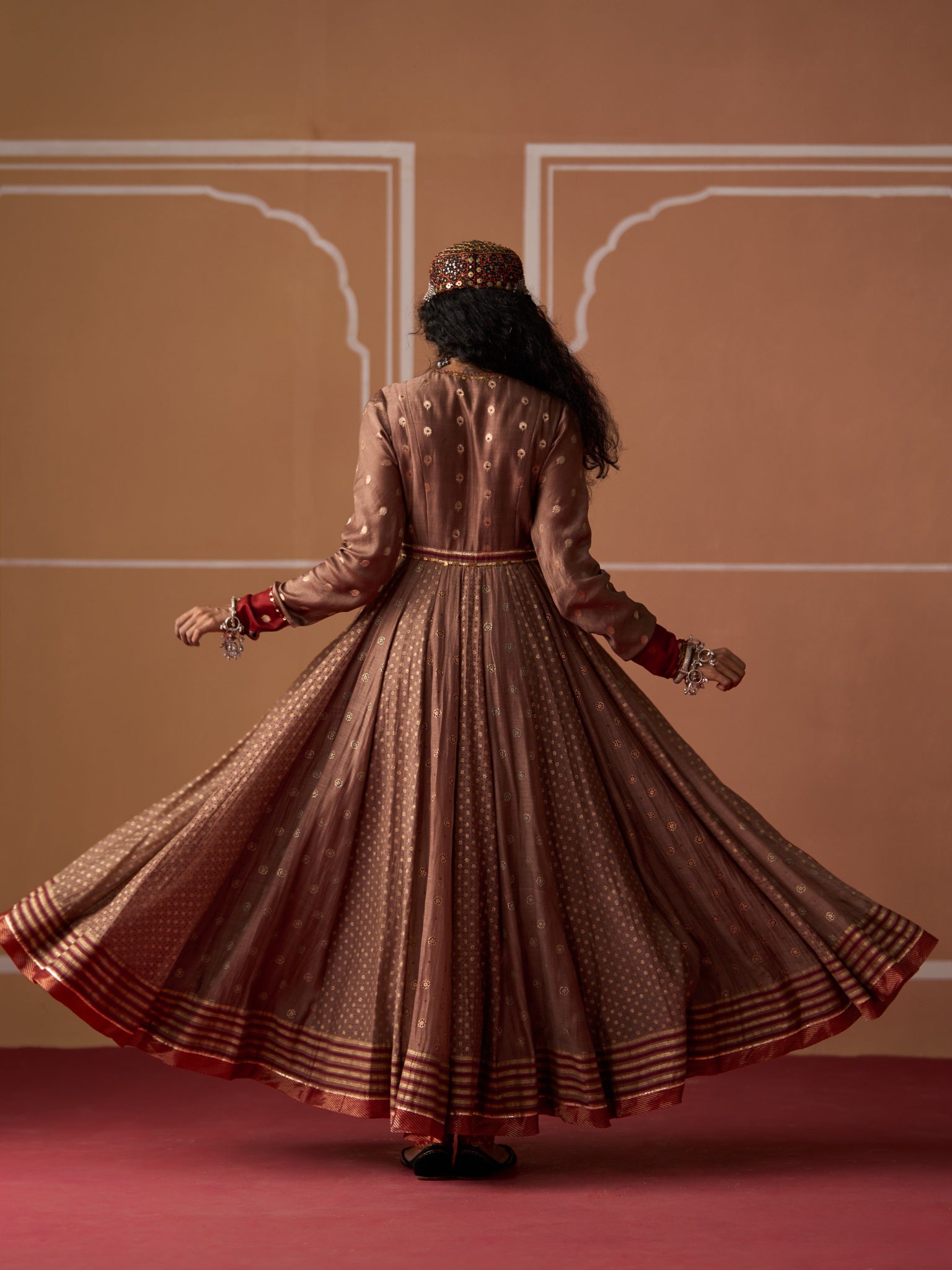 MISHTI KURTA & 
TANIA CHURIDAR