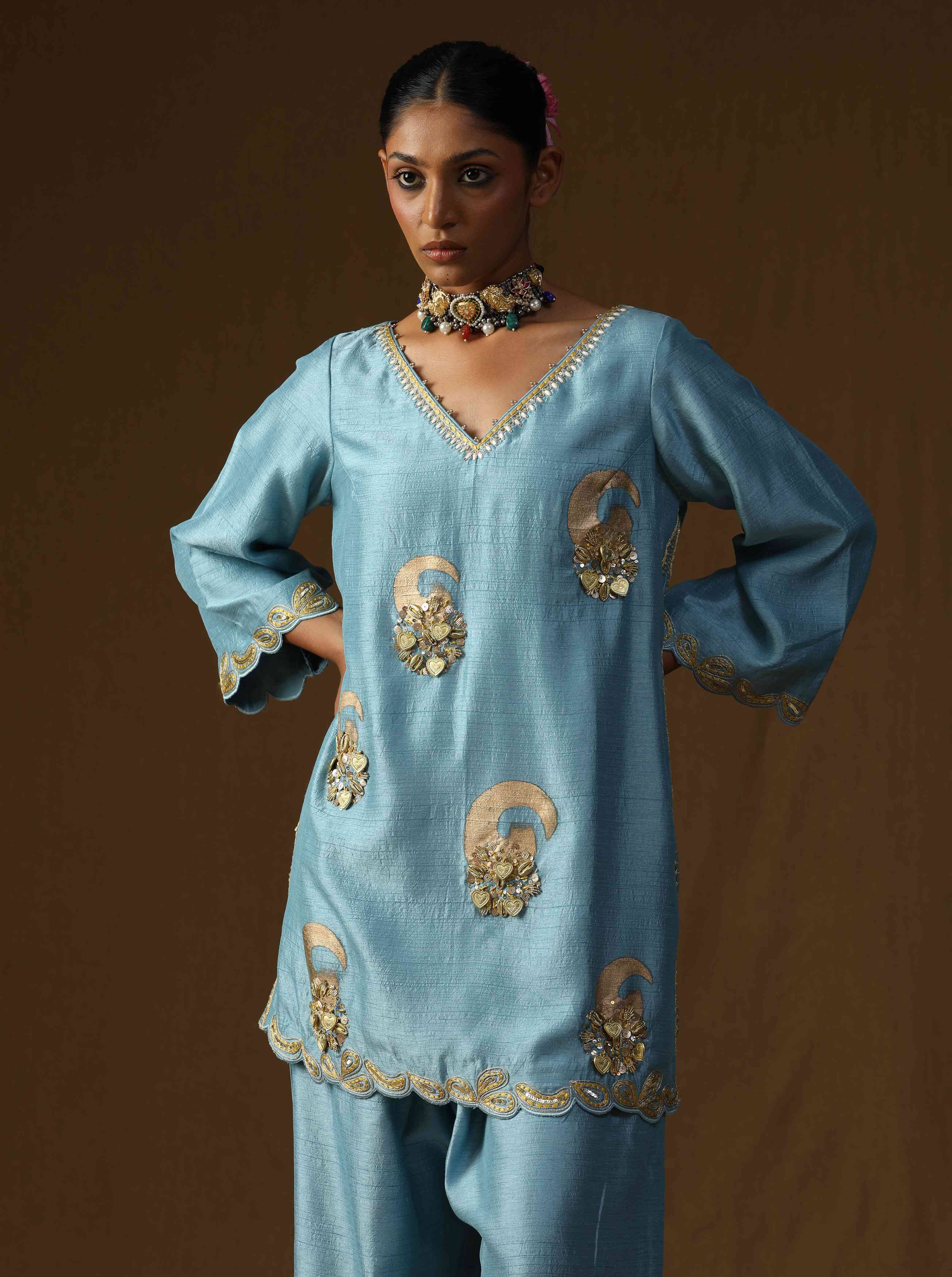 Vrind? � Neel Madhur Embroidered Suit Set