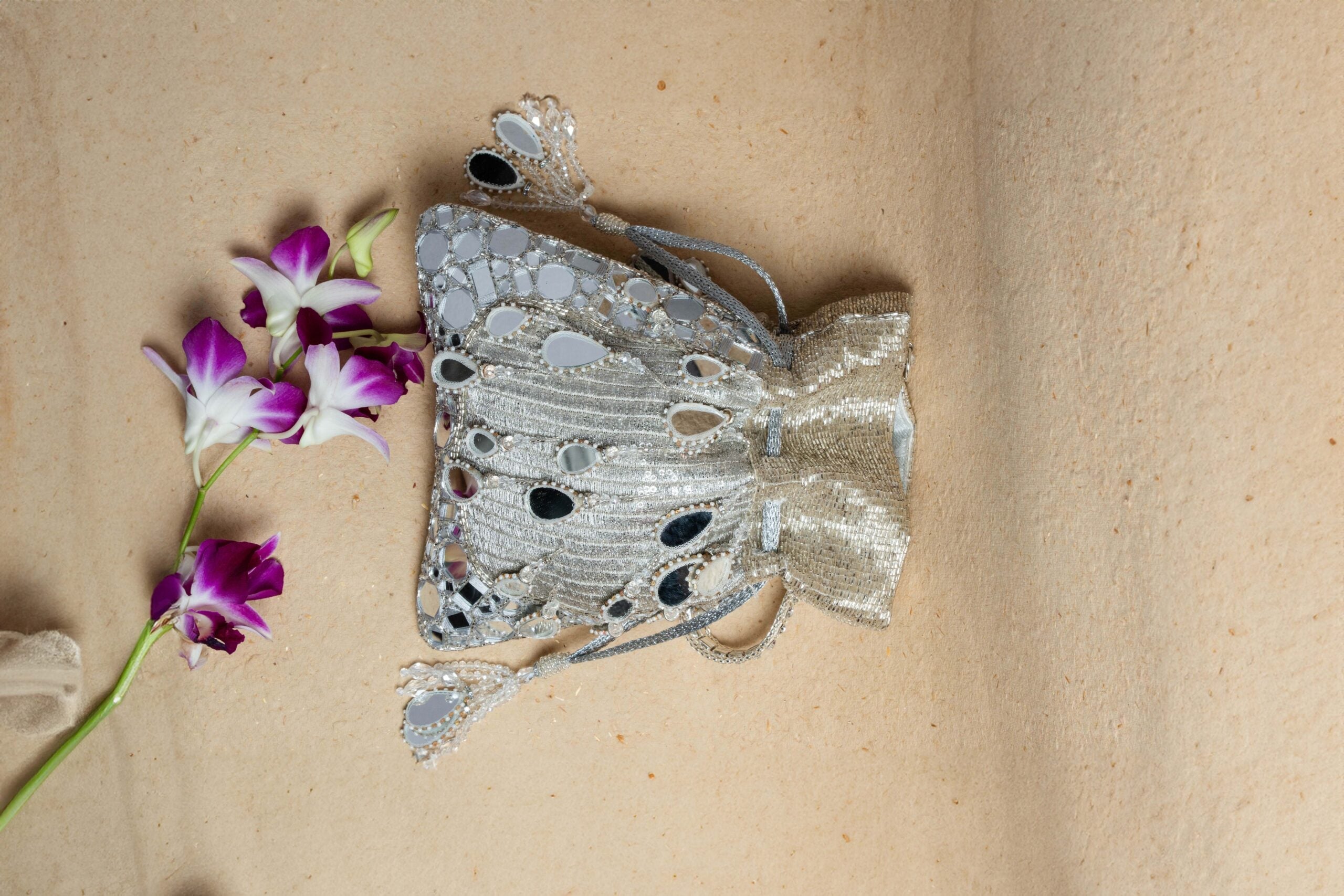 Aaina Aynali silver