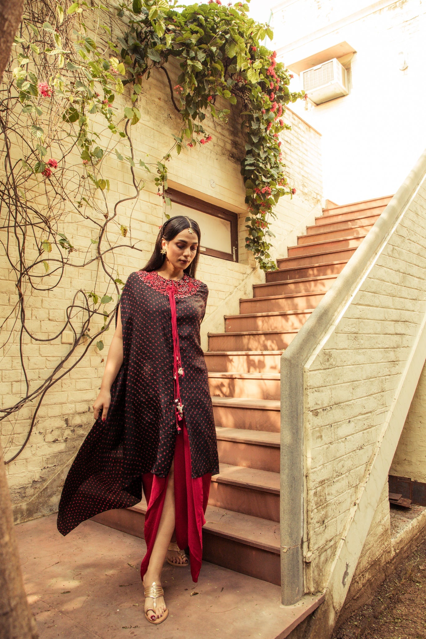Bandhni cape set