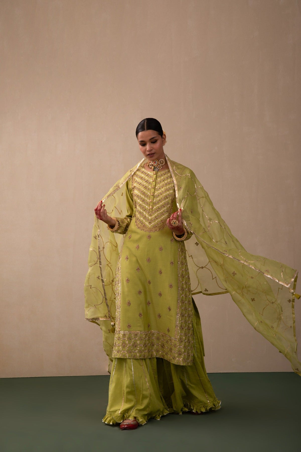 saarang signature sharara set