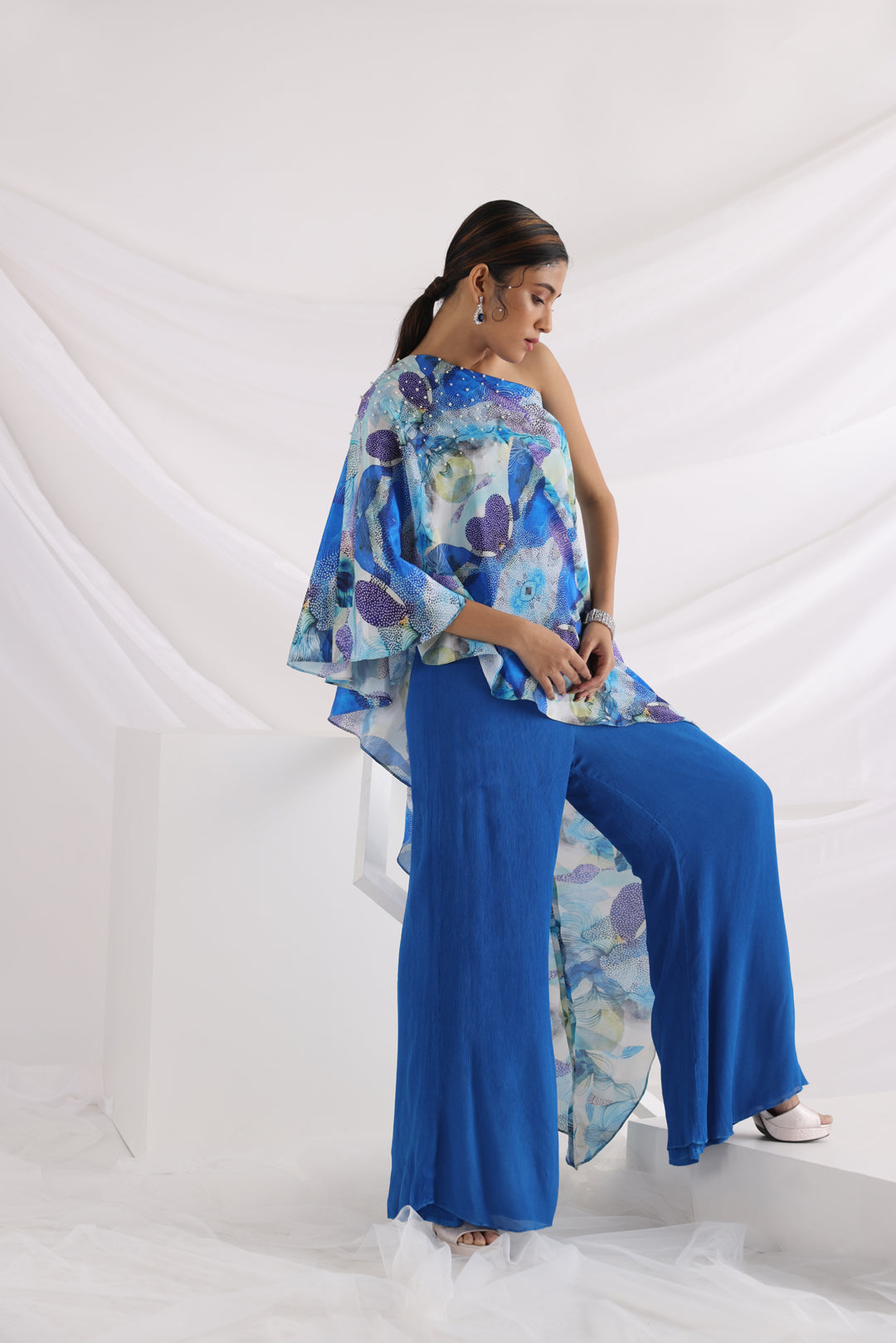 Light between the ocean co-ord set