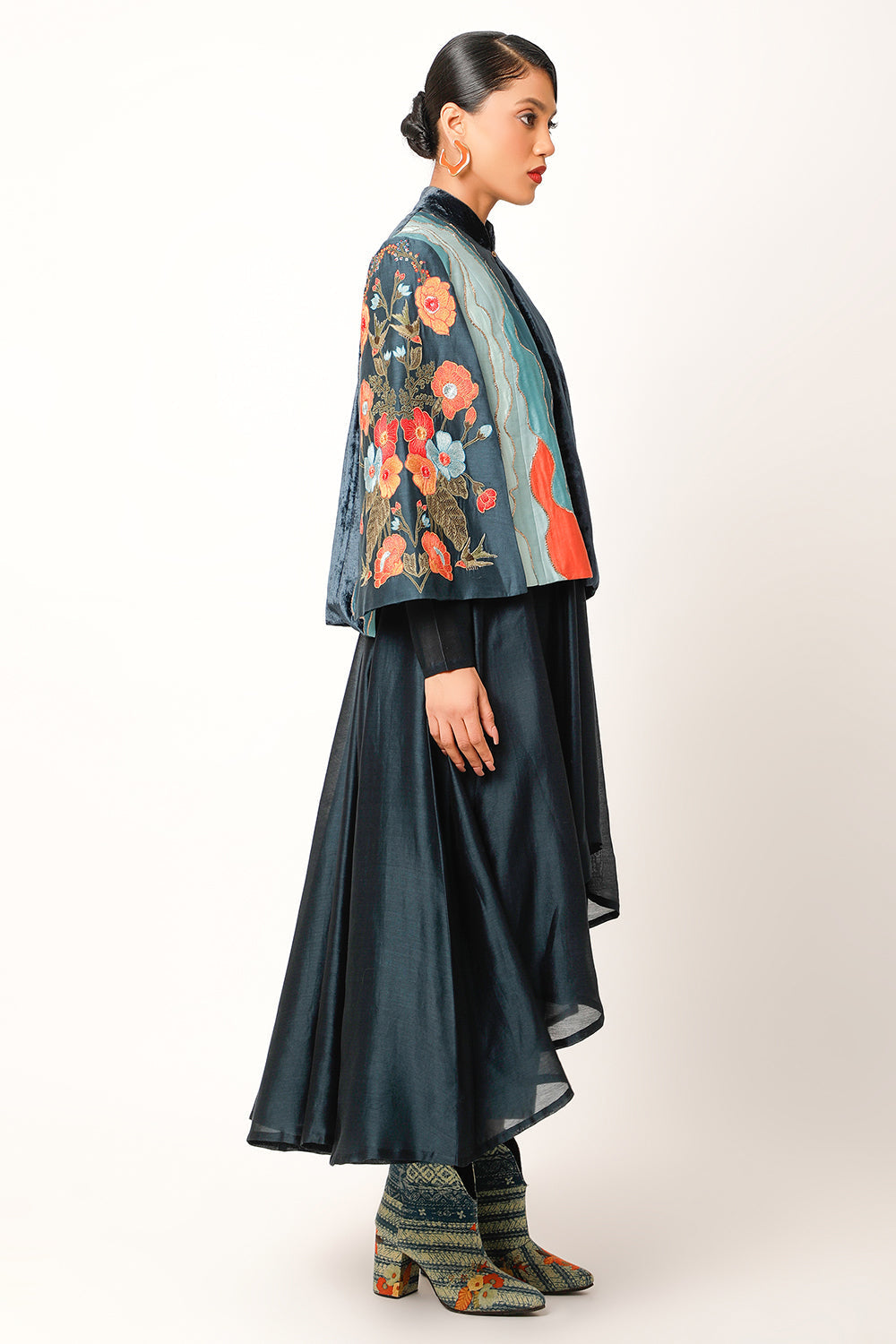 Foliage Emb Cape With Assymtrical Kalidar - Auraya Fashion 