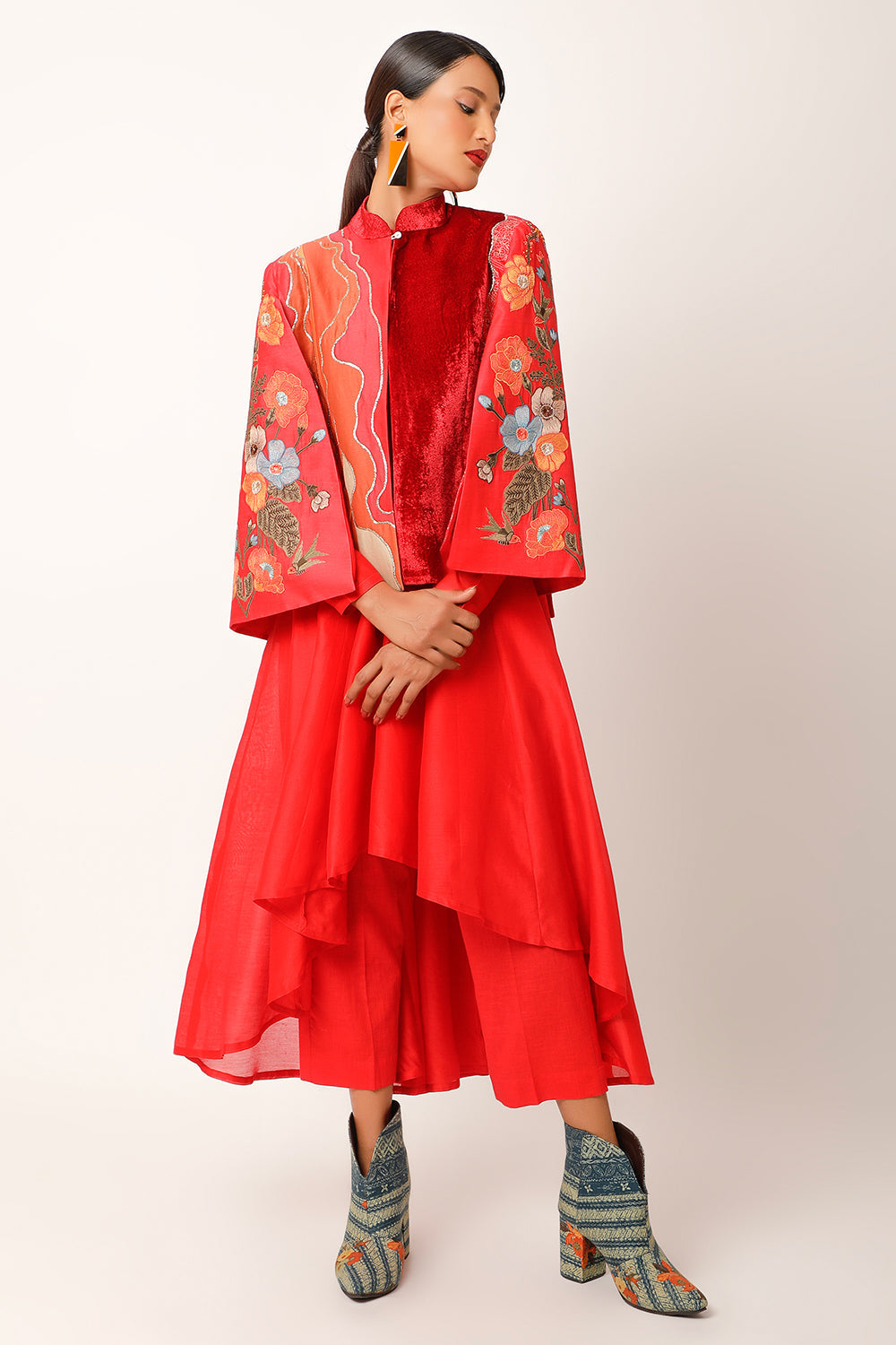 Foliage Emb Cape With Assymtrical Kalidar - Auraya Fashion 