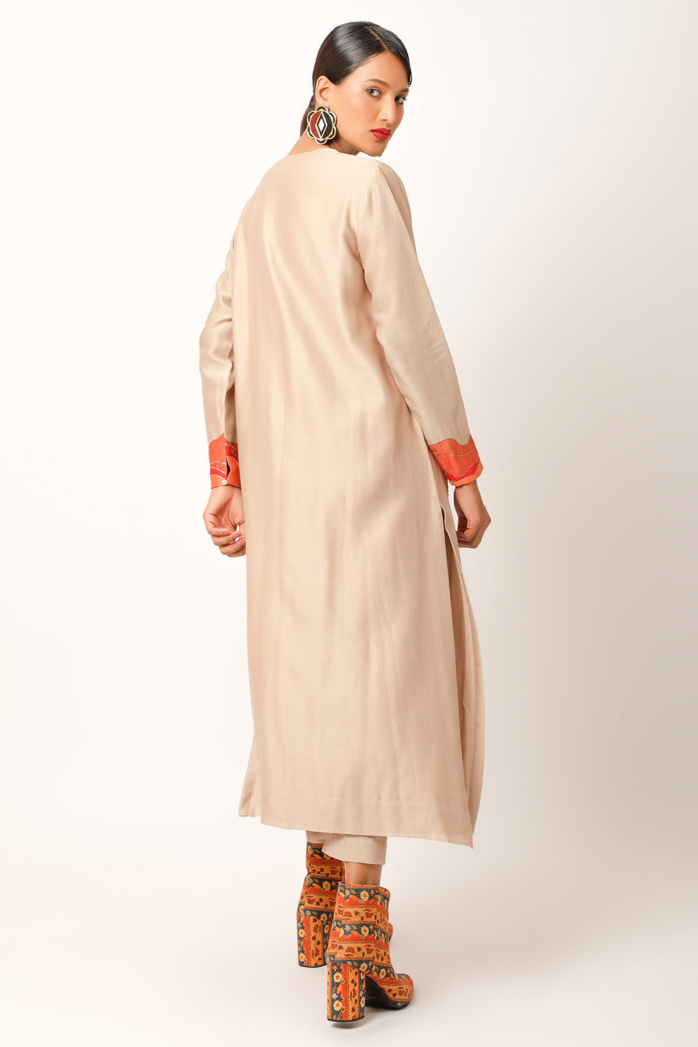 Foliage Embroidered Straight Kurta With Pants - Auraya Fashion 