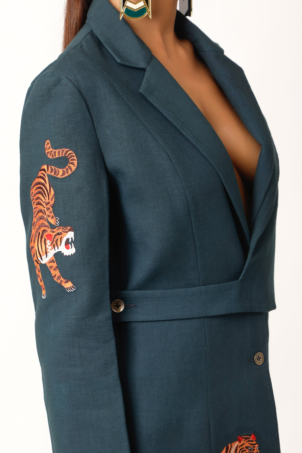 Tiger Embroidered Jacket With Joggers - Auraya Fashion 