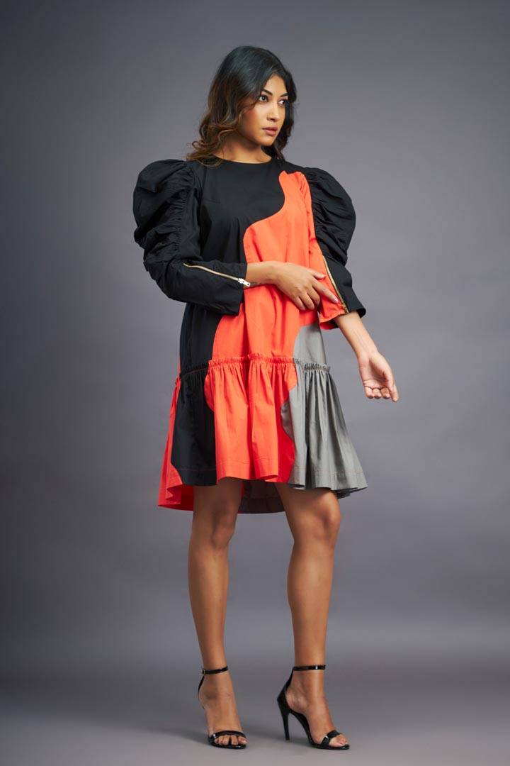 BLACK ORANGE SHORT DRESS WITH FRILLS