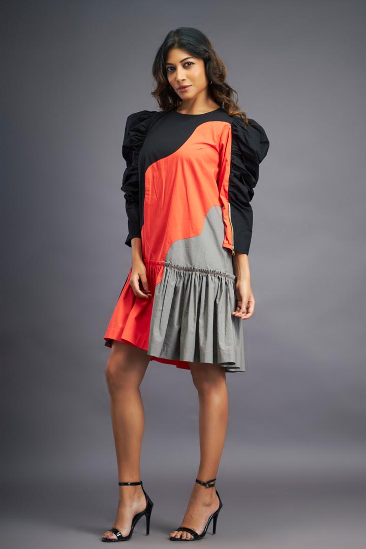 BLACK ORANGE SHORT DRESS WITH FRILLS