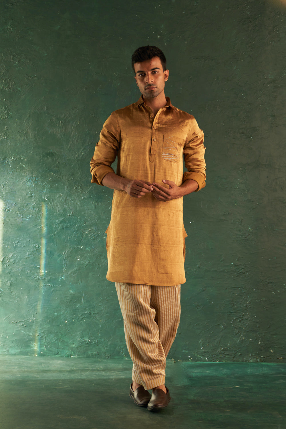 Men'S Gold Tissue Pathani Kurta Set With Jacket- Set Of 3