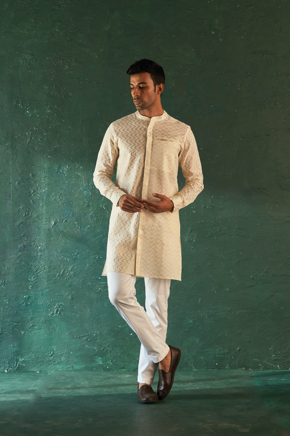 Men'S White Chevron Front Placket Kurta With Pant- Set Of 2