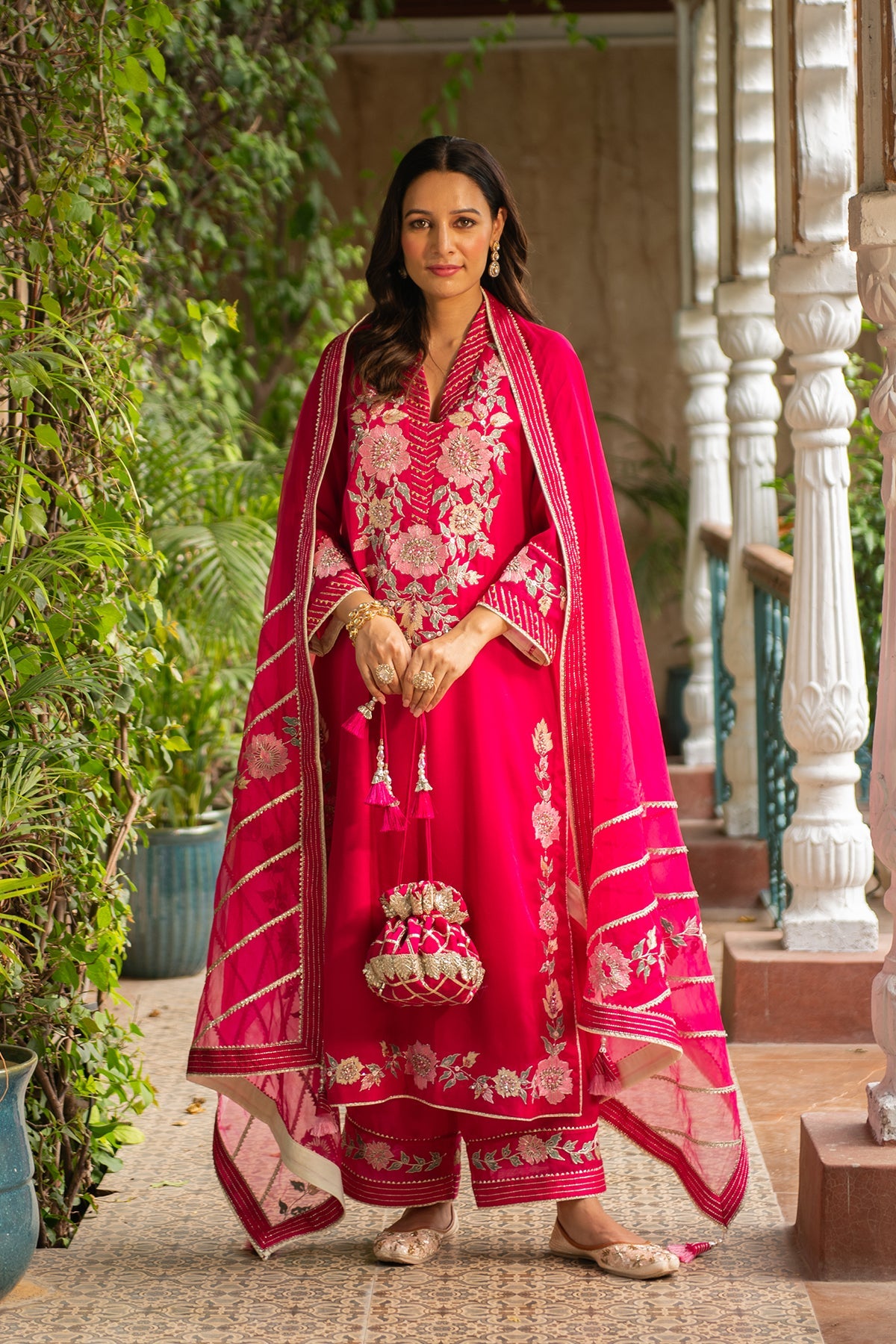 Manya Rani Pink Embroidered Silk Kurta Set with Organza Dupatta