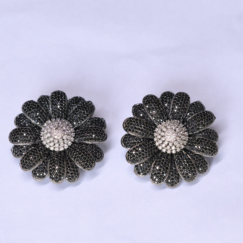 Image of FLORAL STUDS