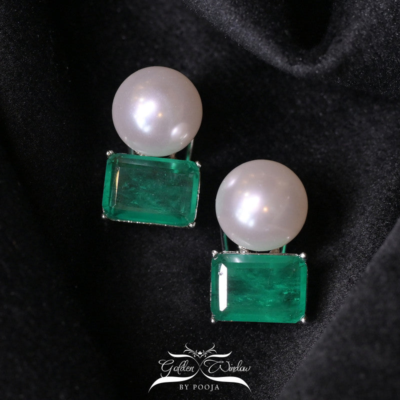 Image of Pearl Luster Studs