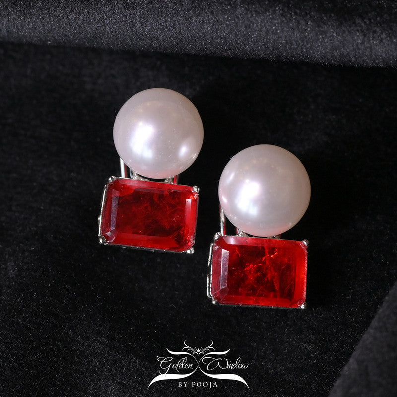 Image of Pearl Luster Studs