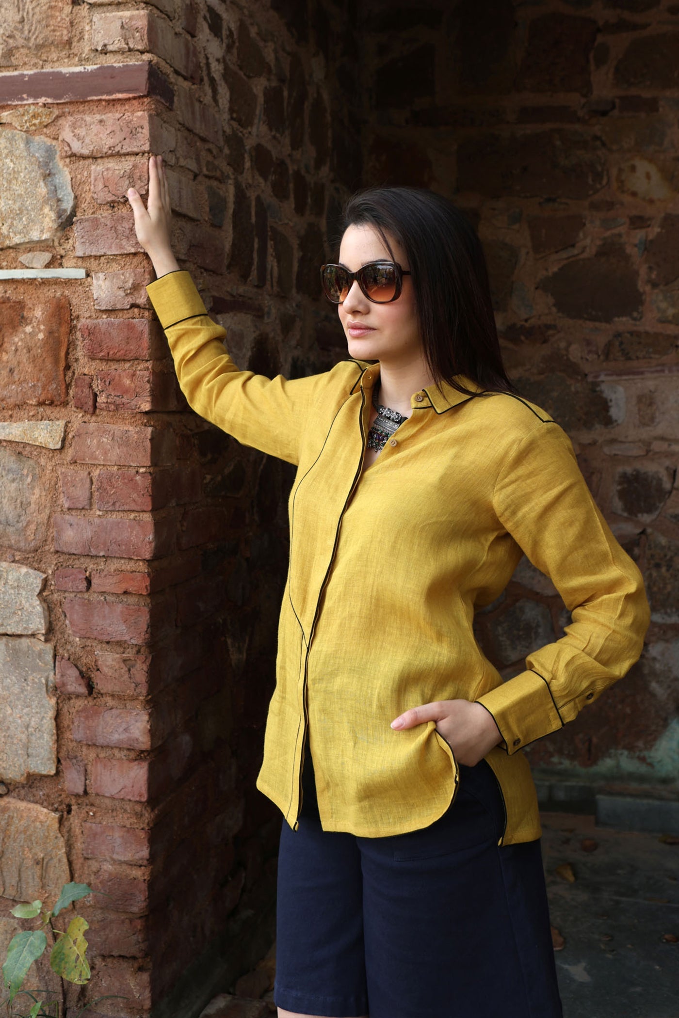 Dusty-Mustard Pure Linen Collared Front-Open Short Blouse With Contrast Edgings
