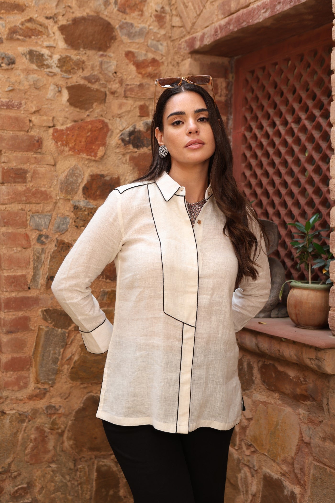 Ivory Pure Linen Collared Front-Open Short Blouse With Contrast Edgings
