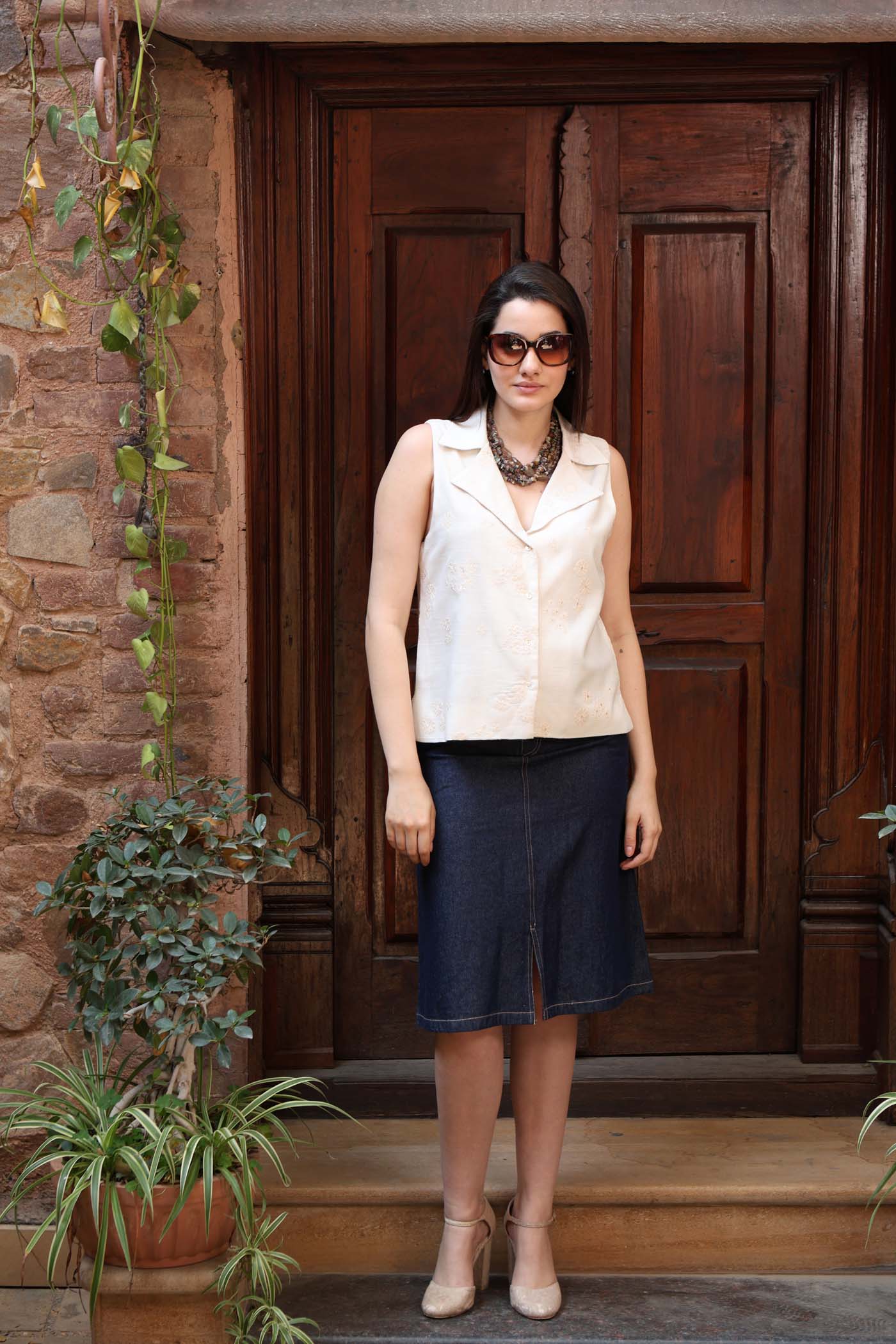 Ivory Embroidered Pure Cotton-Slub Front-Open Collared Waistcoat