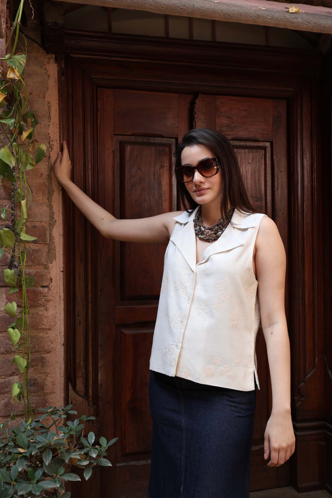 Ivory Embroidered Pure Cotton-Slub Front-Open Collared Waistcoat