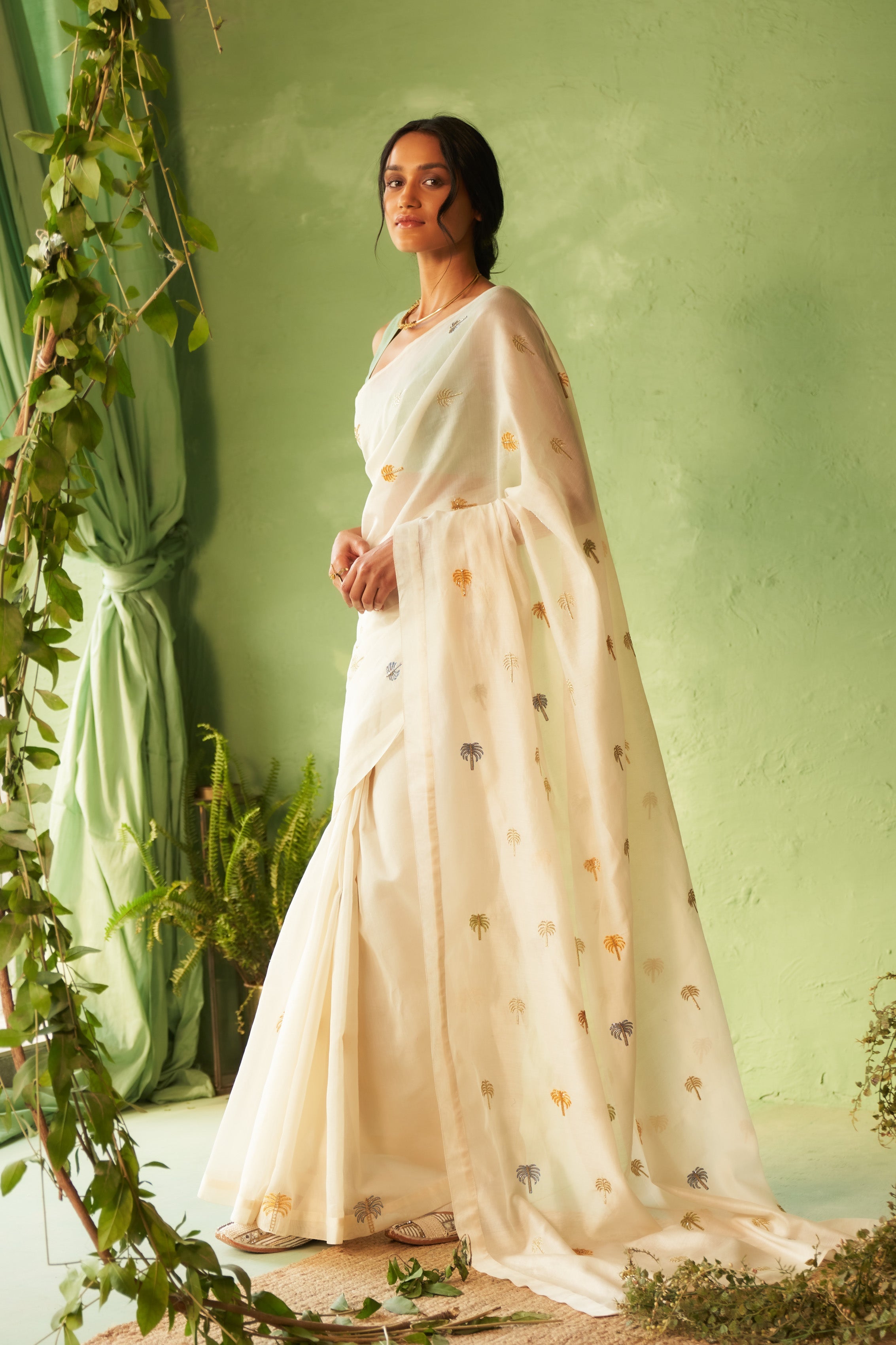 Kinaara Saree With Tea Green