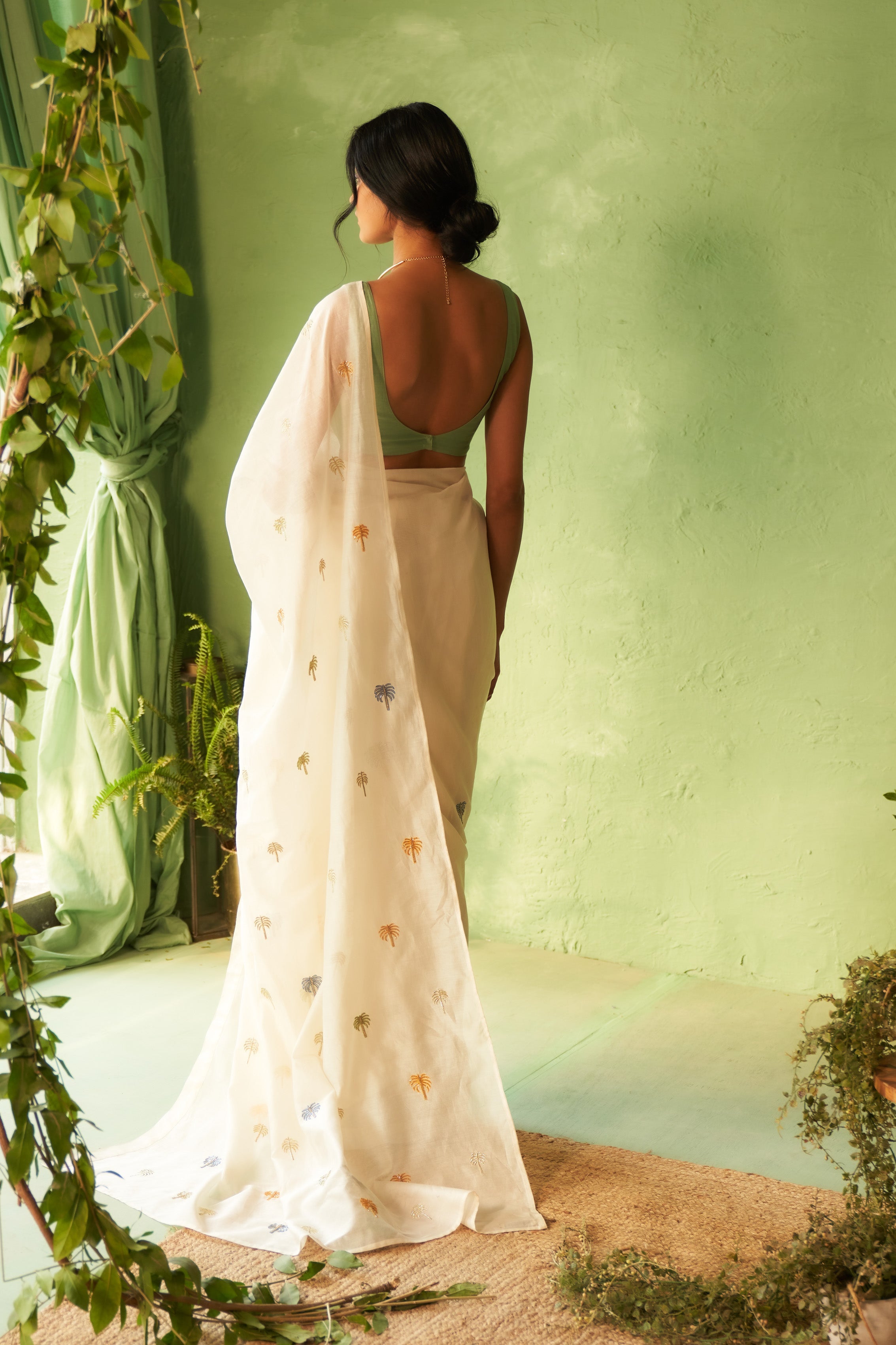 Kinaara Saree With Tea Green