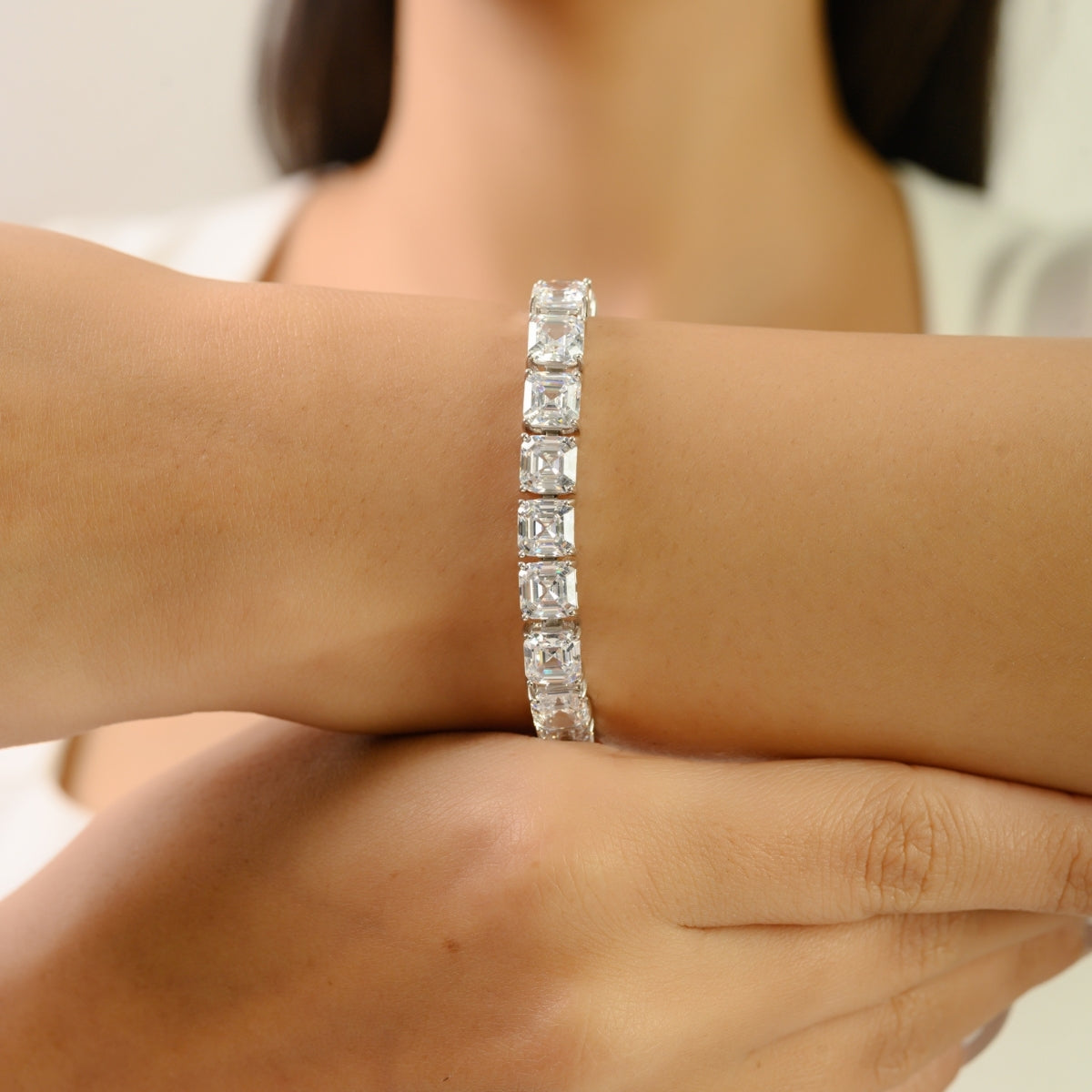 Exquisite Silver Bracelet Featuring Square-Cut CZ Stones