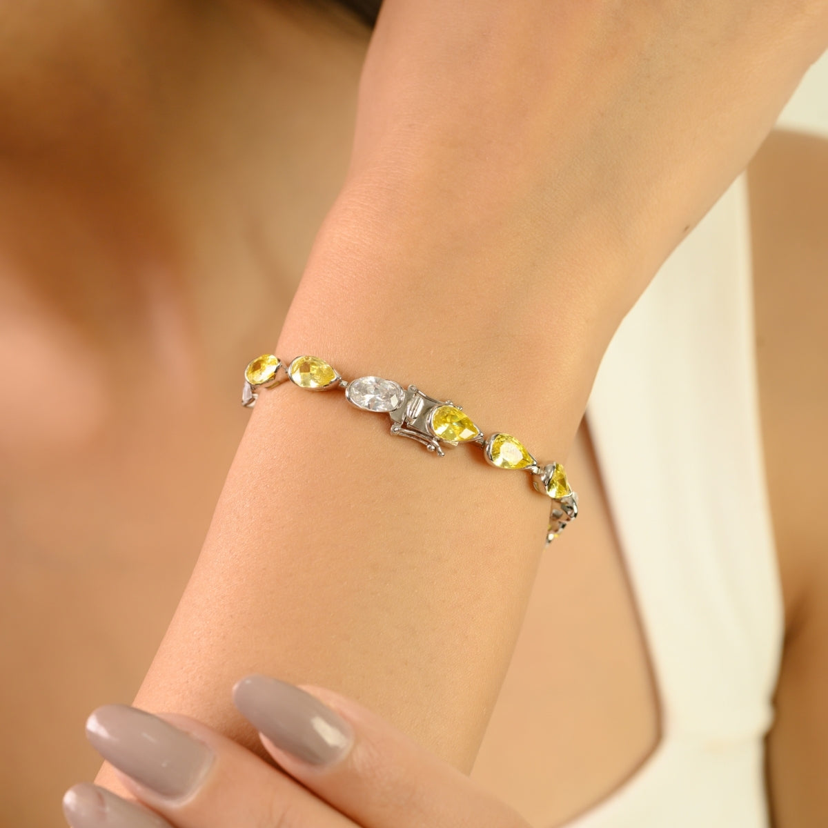 925 Sterling Silver Brilliant Uneven White and Yellow CZ Tennis Bracelet