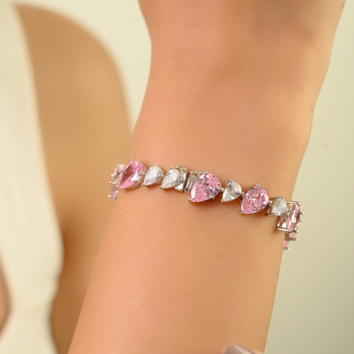 925 Sterling Silver Brilliant Pear Cut White and Pink CZ Tennis Bracelet