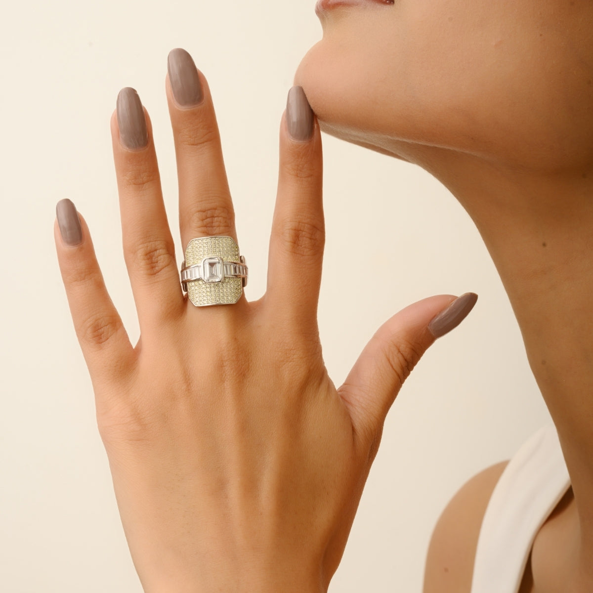 Luxurious Art Deco Silver Ring with Baguette CZ