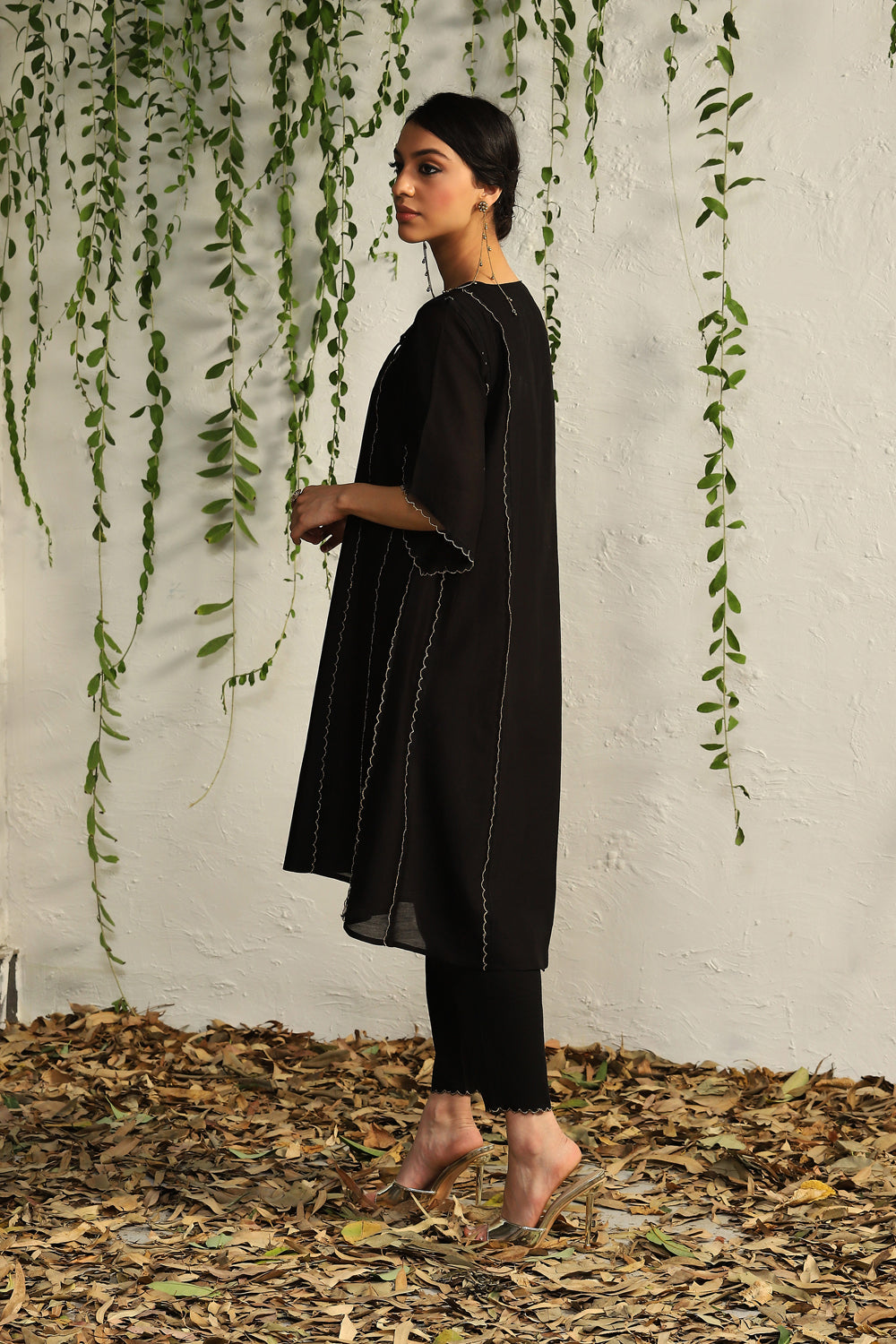 Black Chanderi Tie-Up Kurta Set- Set Of 3
