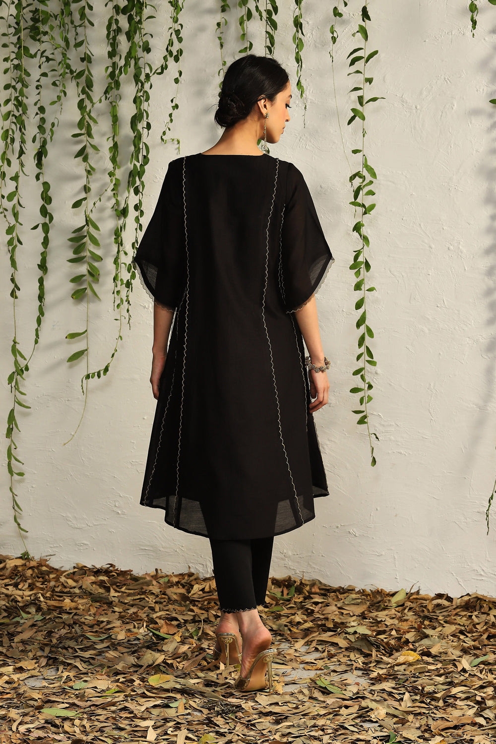 Black Chanderi Tie-Up Kurta Set- Set Of 3