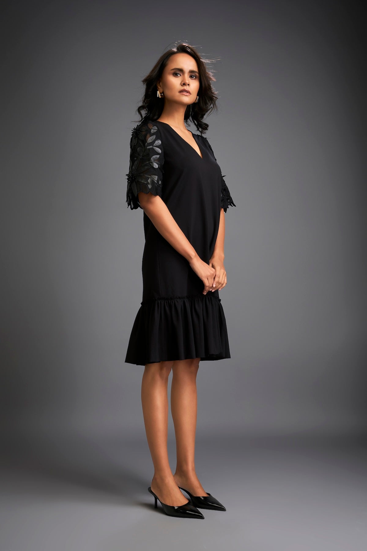 V-neck Dress With Leaf-patterned Sleeves