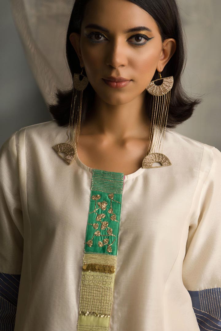 Image of Mis'r Embroidered Short Kurta Co-ord Set