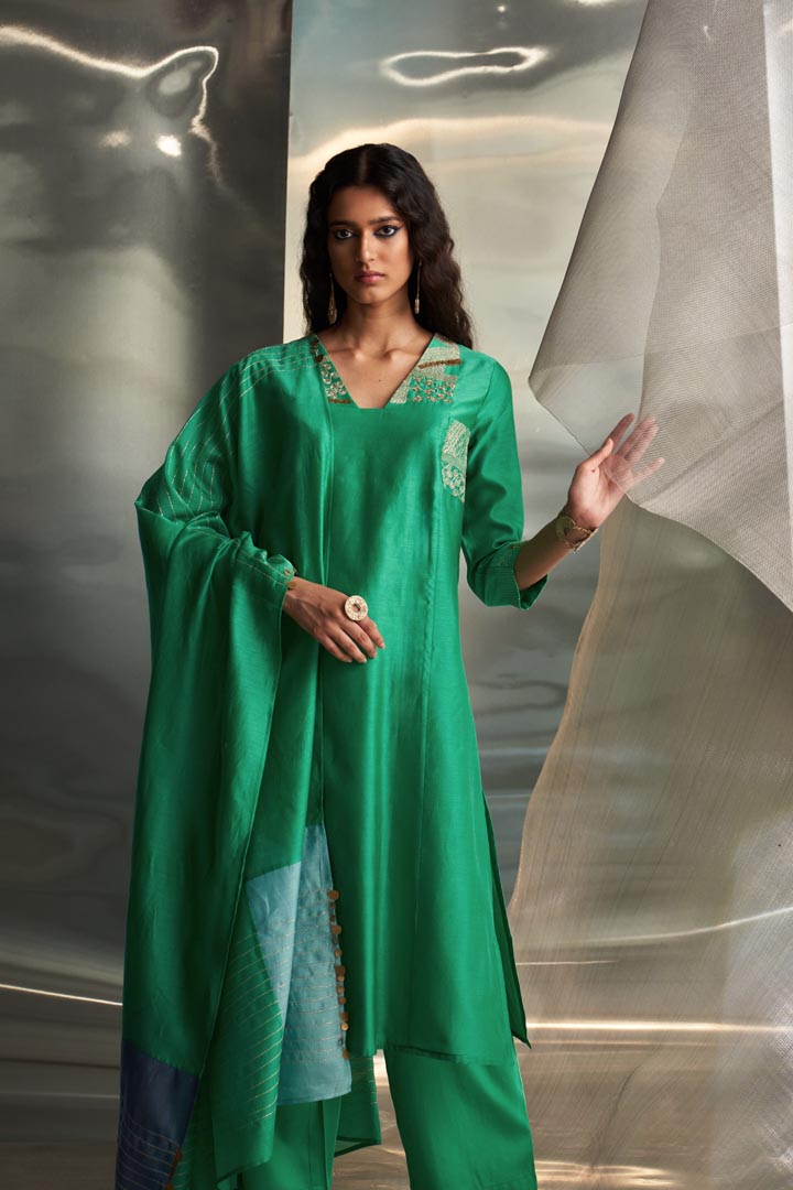 Image of Mis'r Embroidered Straight Kurta Set