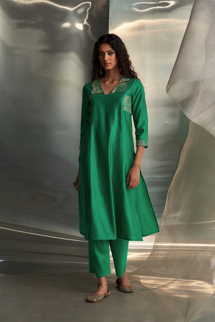 Image of Mis'r Embroidered Straight Kurta Set