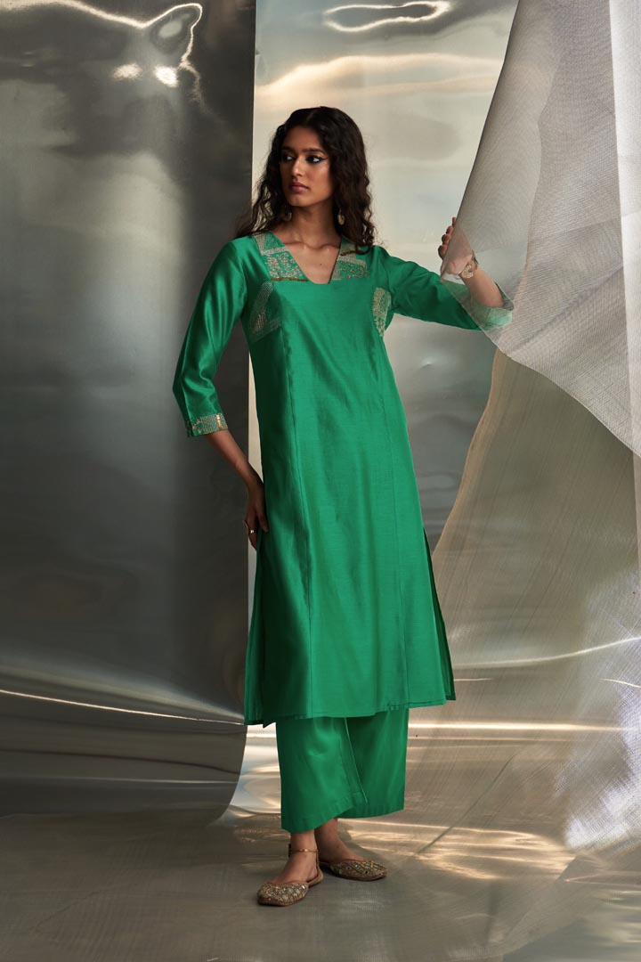 Image of Mis'r Embroidered Straight Kurta Set