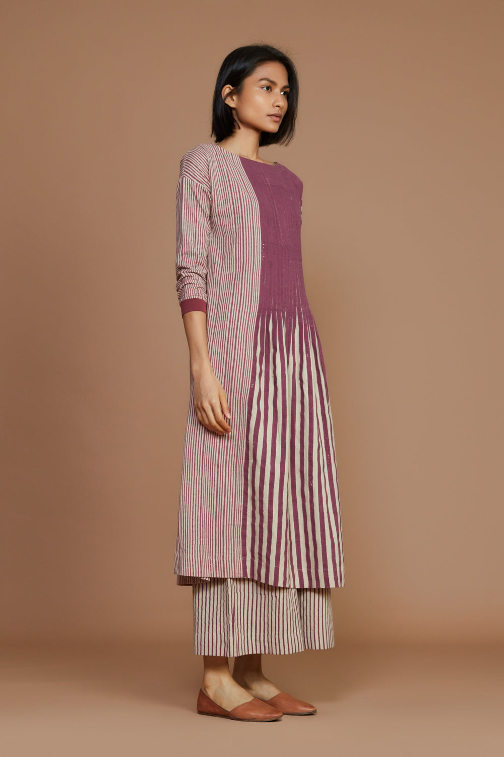 Ivory With Mauve Striped Pleated Dress - Auraya Fashion -  - #tag1# - #tag2# - #tag3# - #tag3#