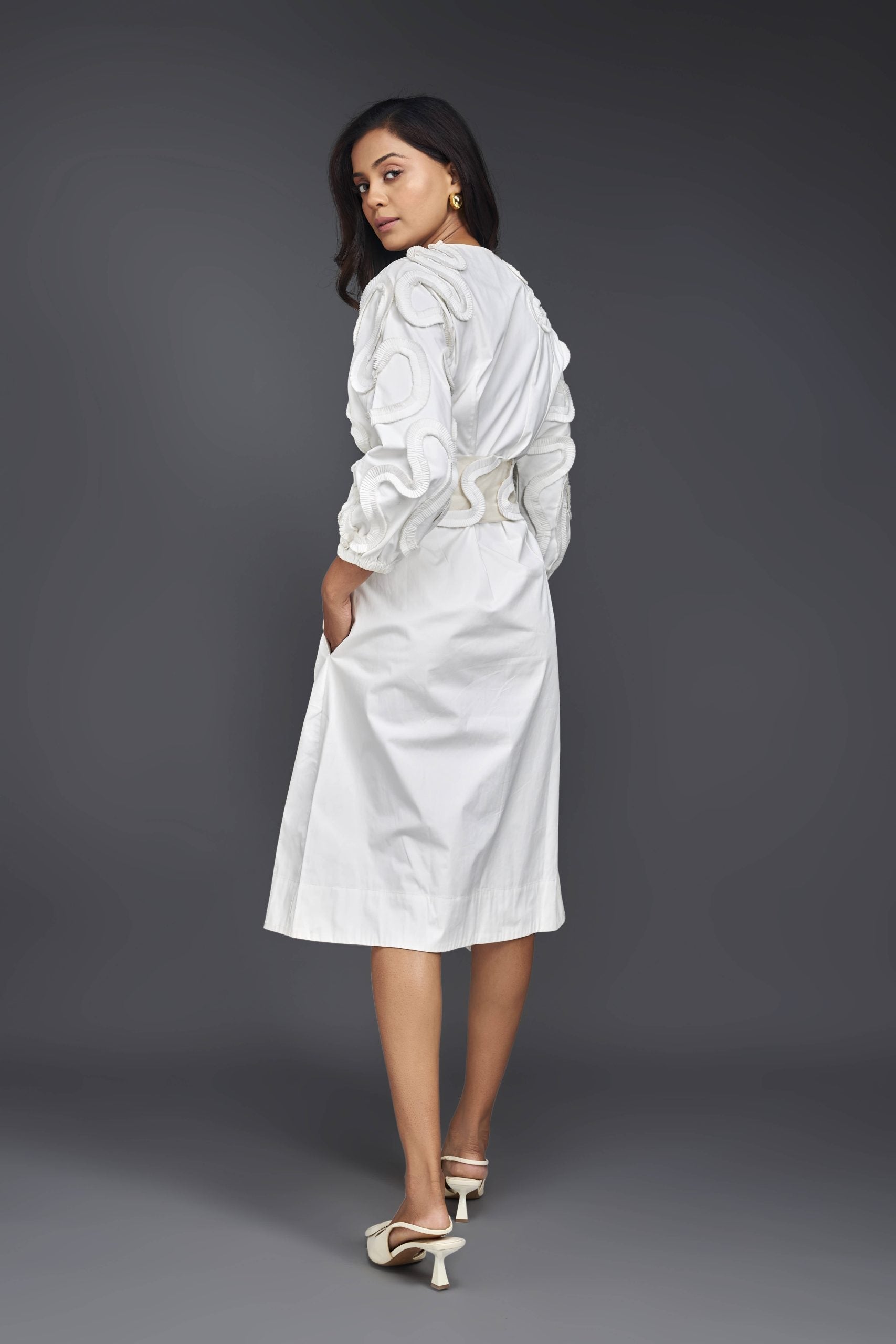 WHITE MIDI DRESS WITH PLEATED FRILL DETAILING ON SLEEVES COMES WITH BELT