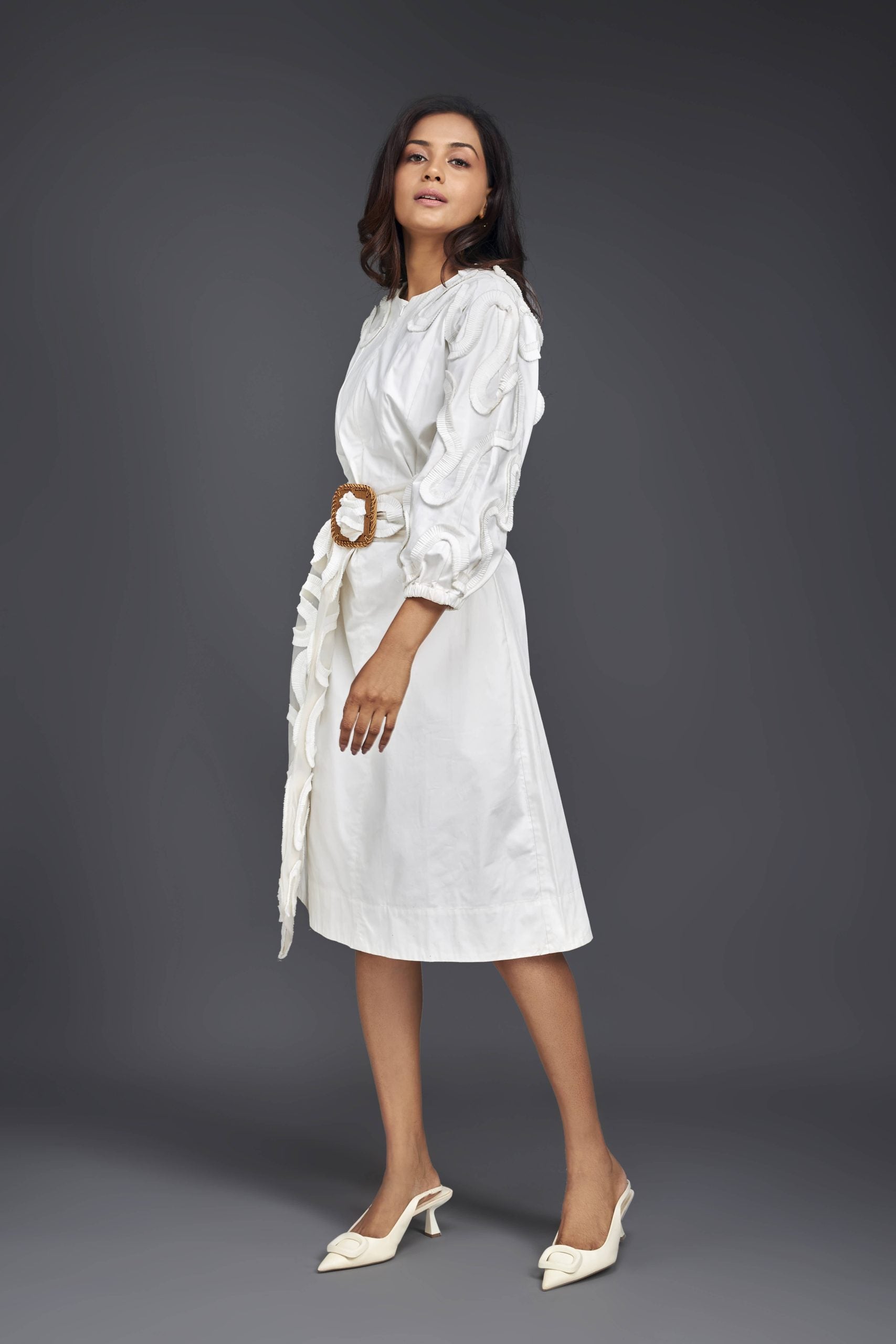 WHITE MIDI DRESS WITH PLEATED FRILL DETAILING ON SLEEVES COMES WITH BELT