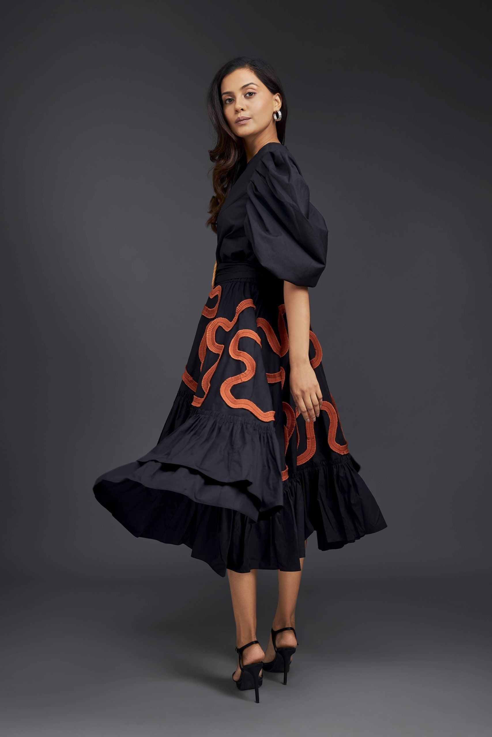 CO-ORD SET WITH GATHERED BOTTOM FRILL & PLEATED FRILL DETAILING ON THE SKIRT.