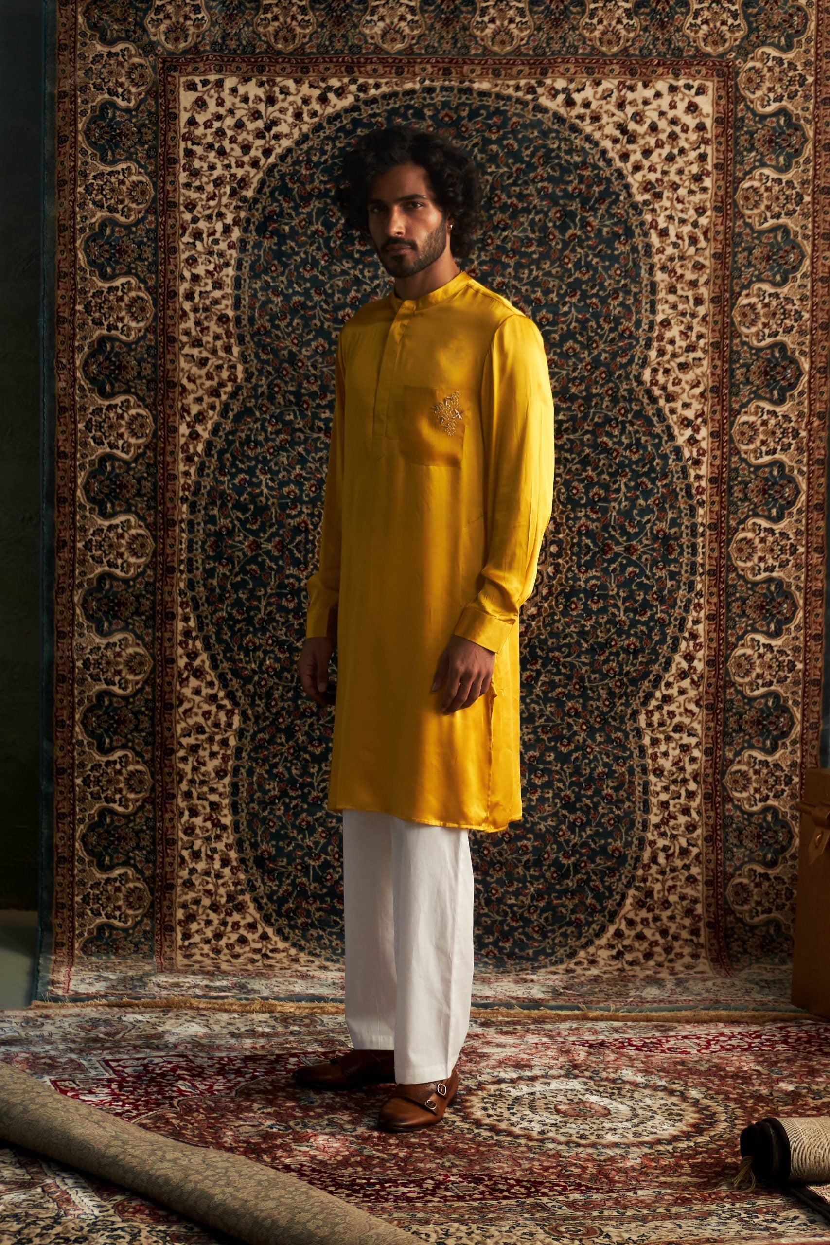 Prarambh Embroidered kurta set for men