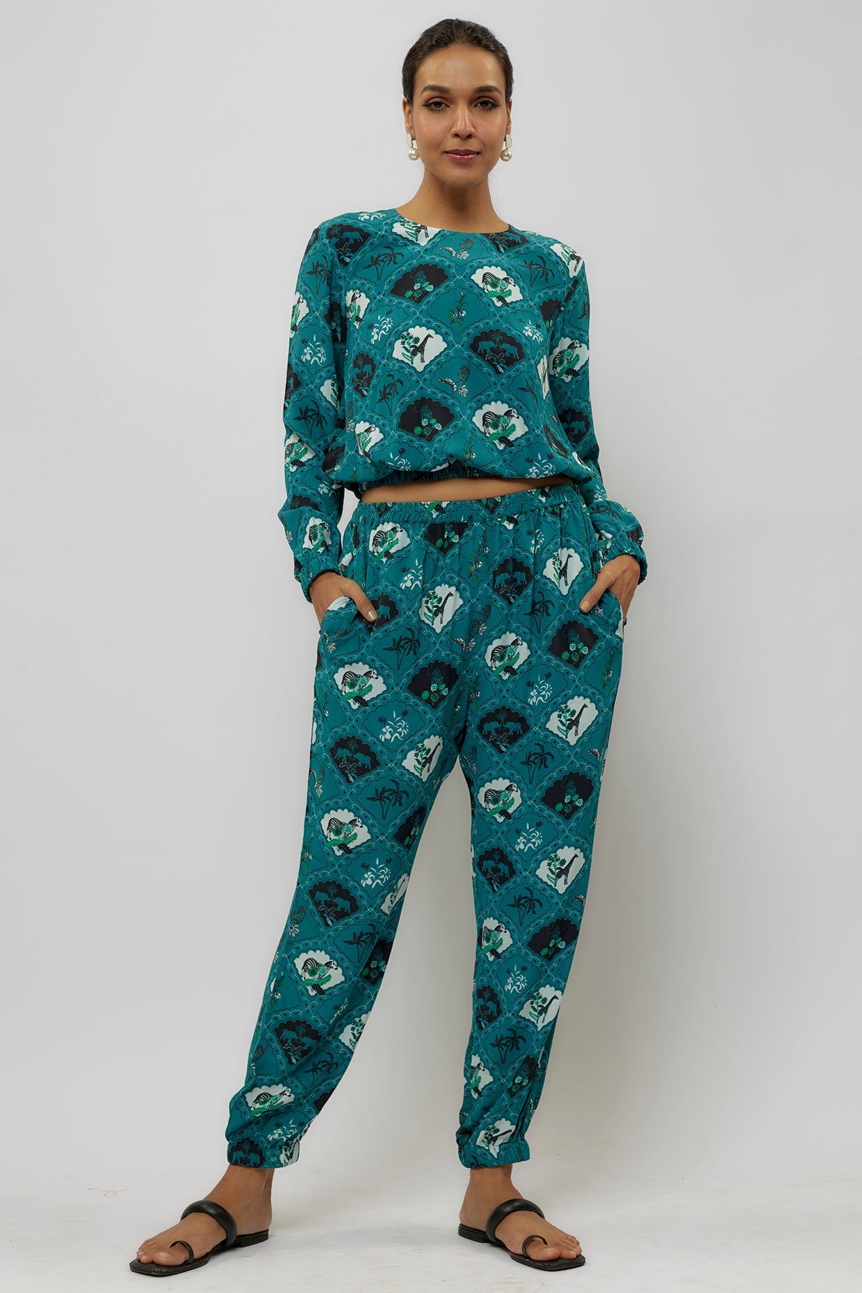 Teal Printed Crepe Top With Jogger Pant