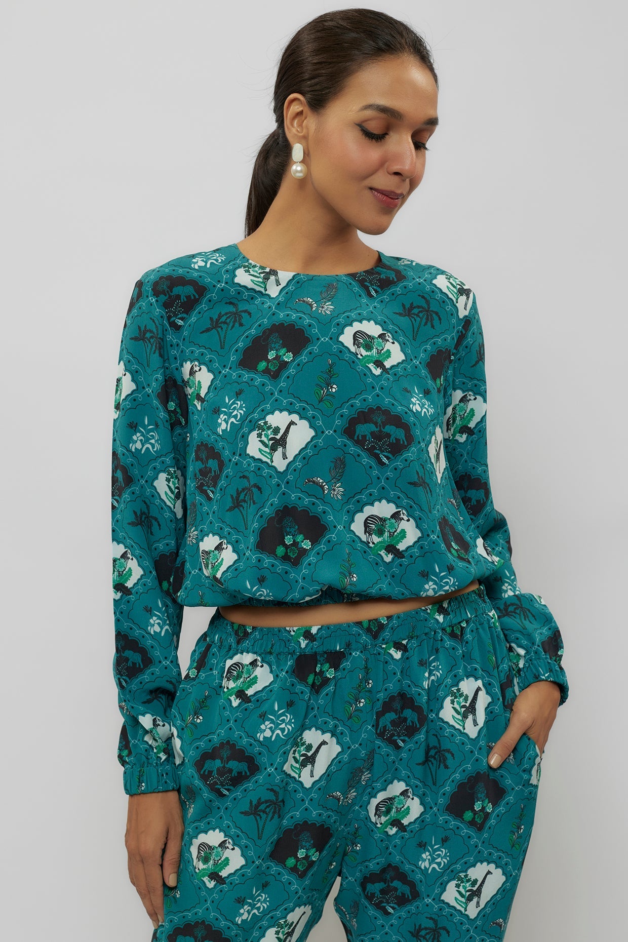 Teal Printed Crepe Top With Jogger Pant