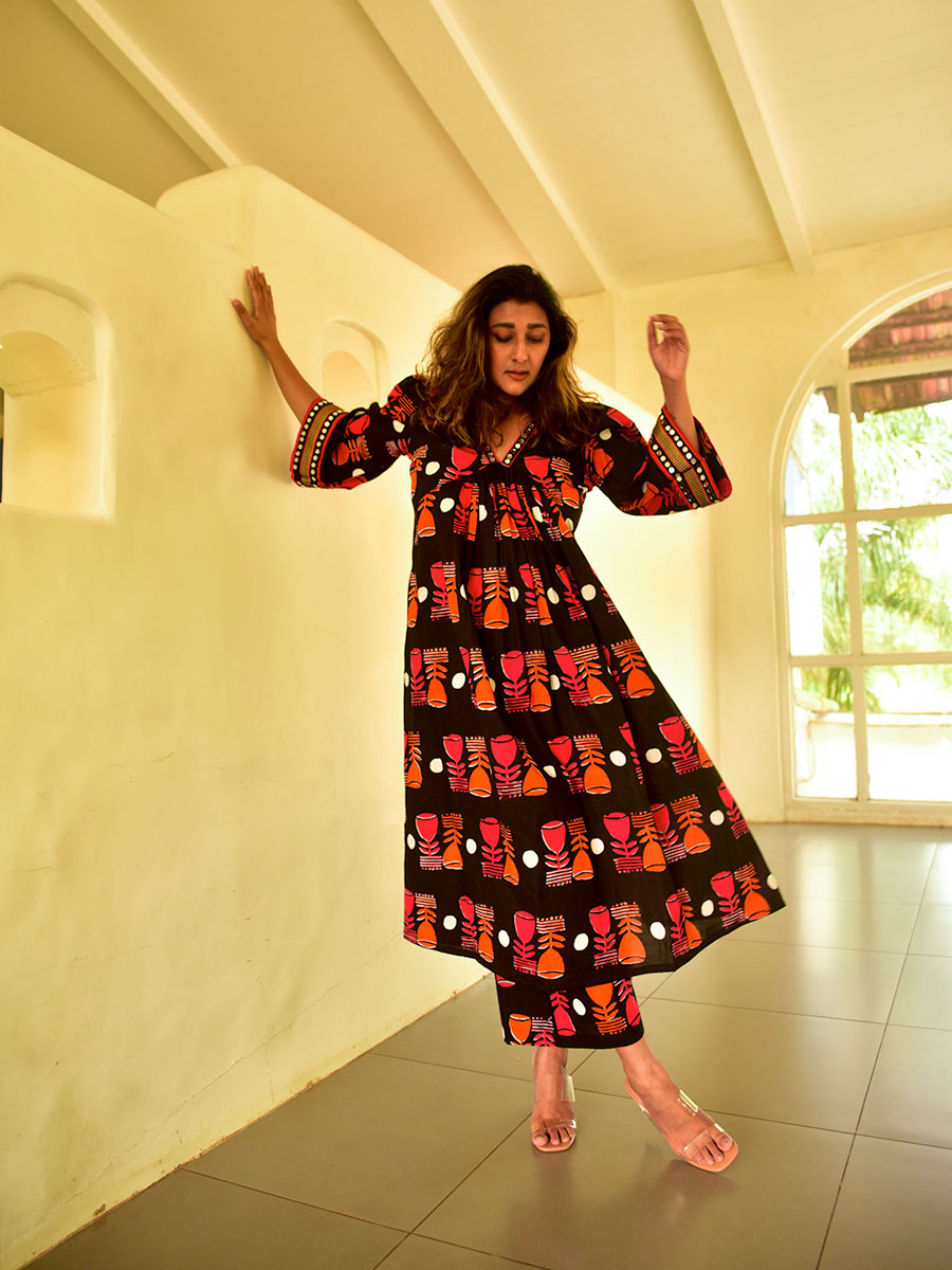 Image of Saira Kurta With Pants Set