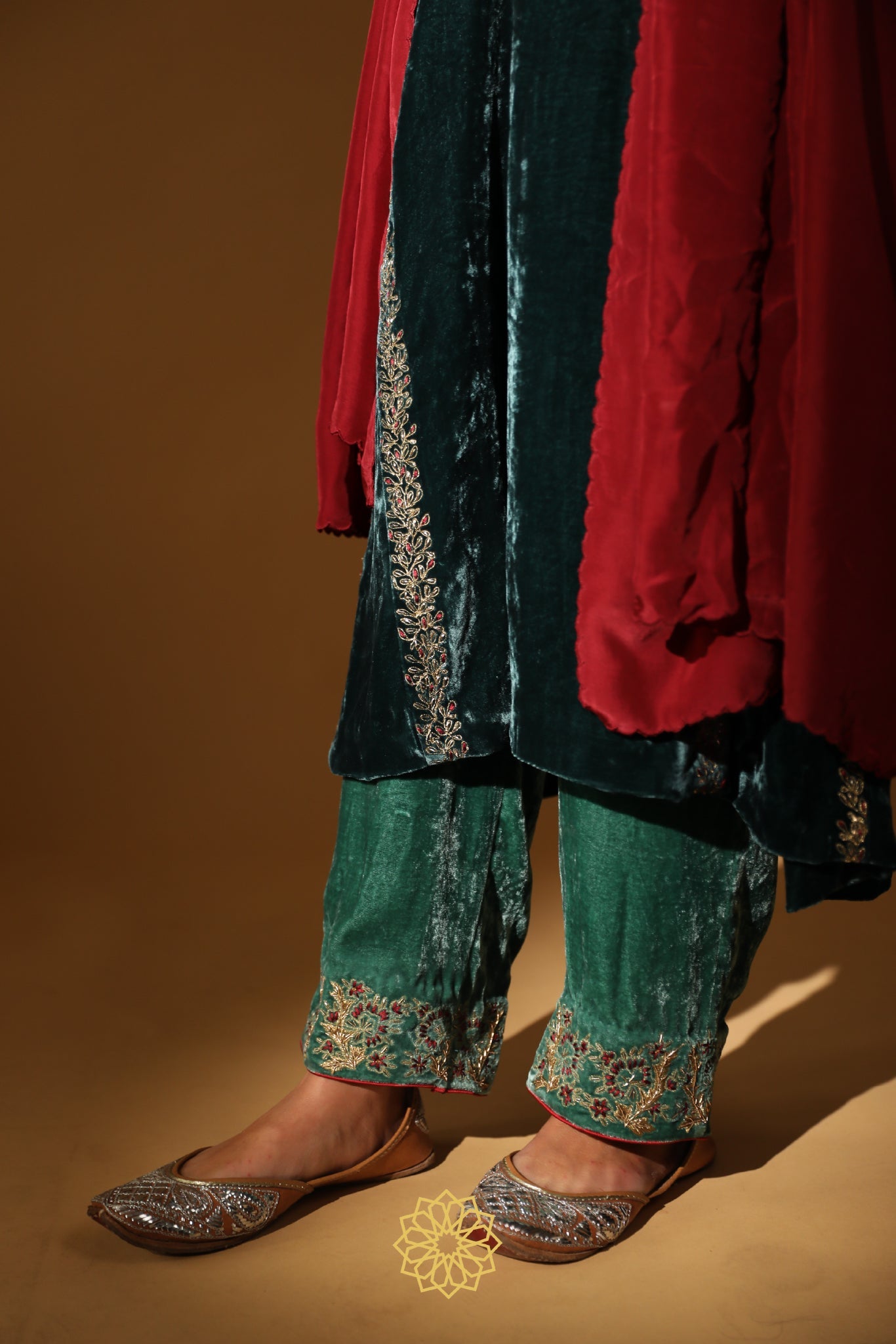 REIGNA EMBROIDERED VELVET FIRAN