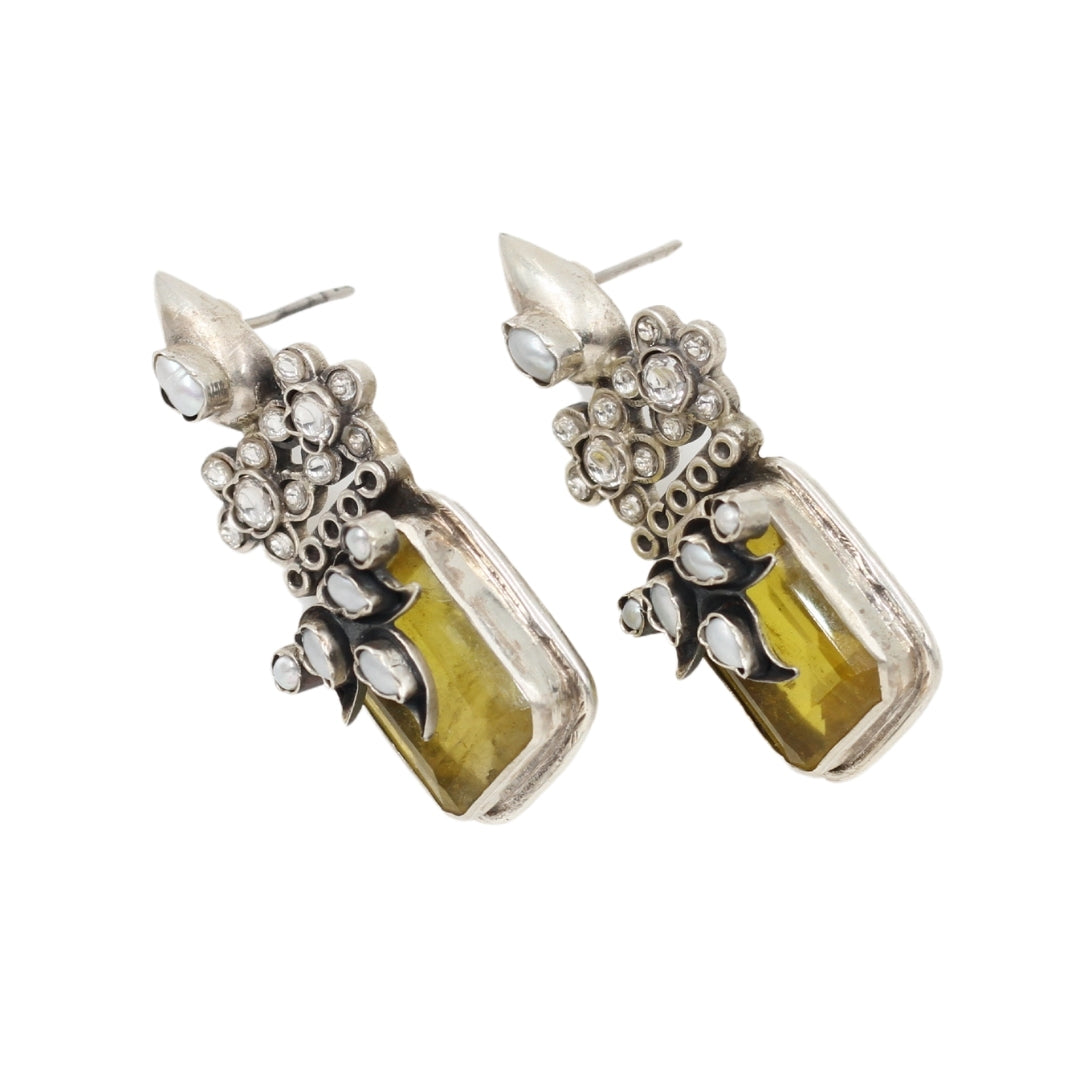 Elegant Artistry: Sangeeta Boochra Handcrafted Silver Earrings