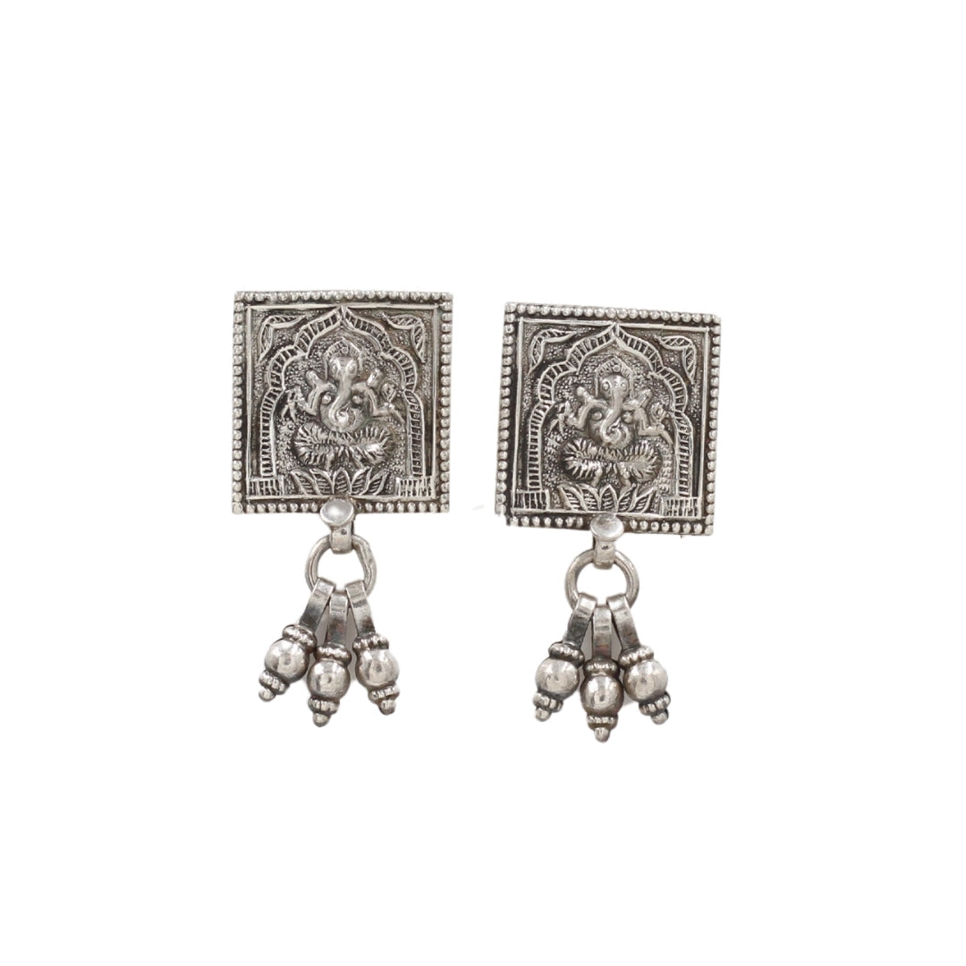 Ornate Elegance: Sangeeta Boochra Signature Silver Earrings