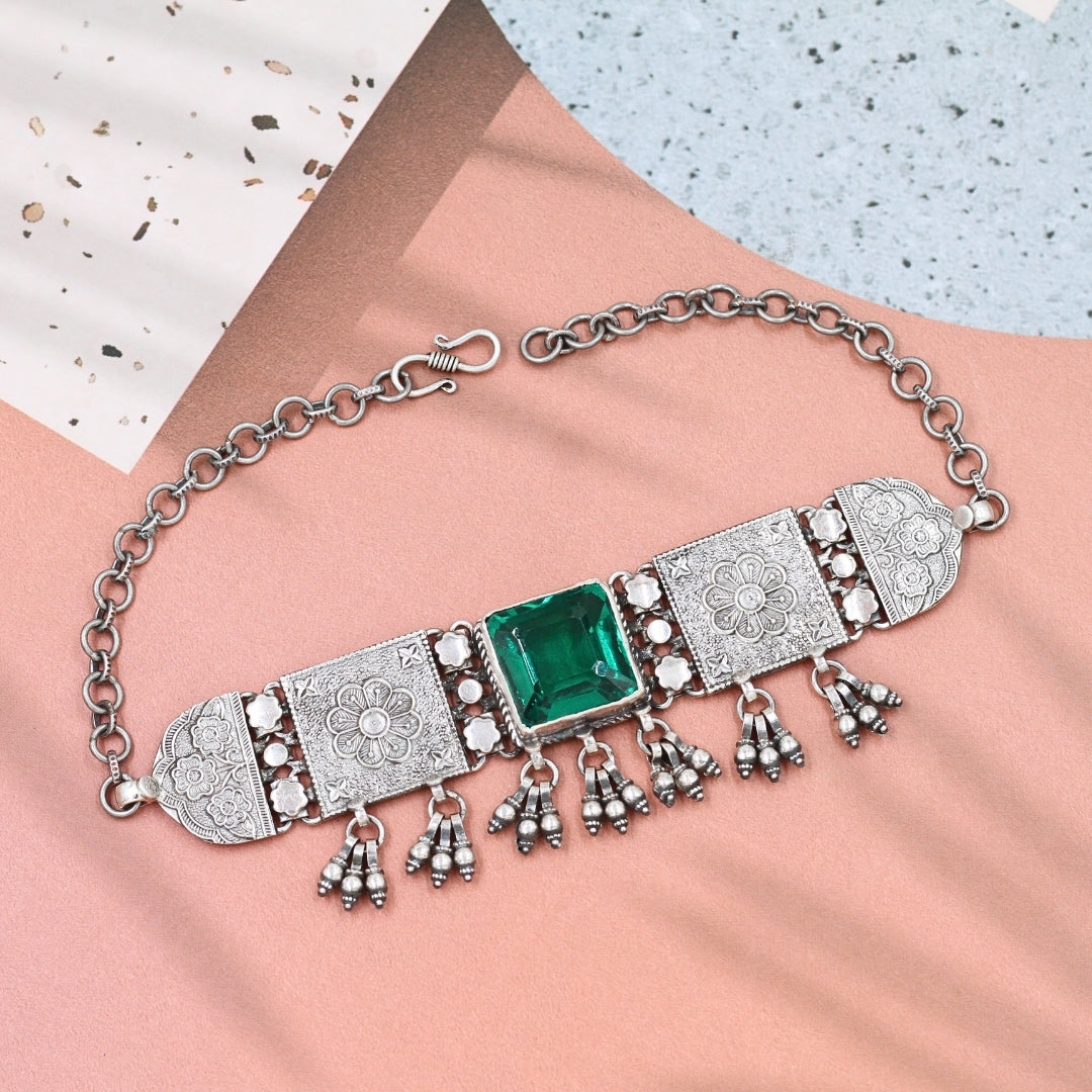 Royal Allure: Sangeeta Boochra Silver Necklace with Emeralds