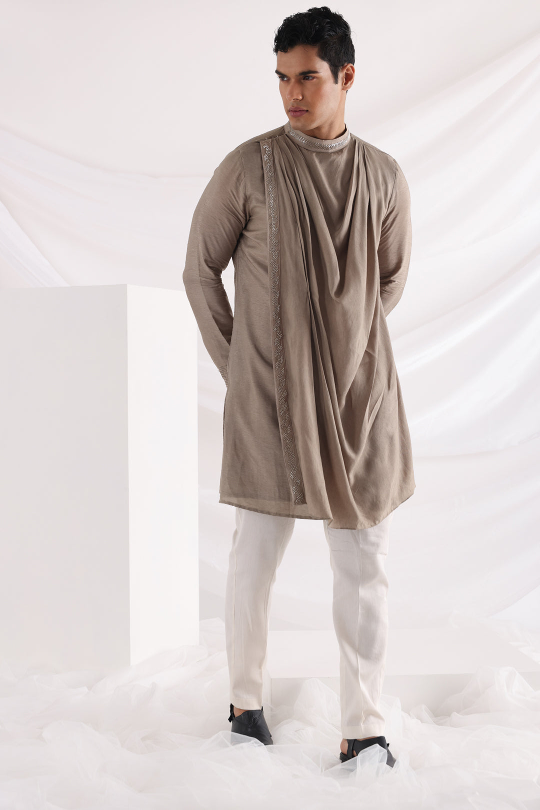 Auryn gold kurta set