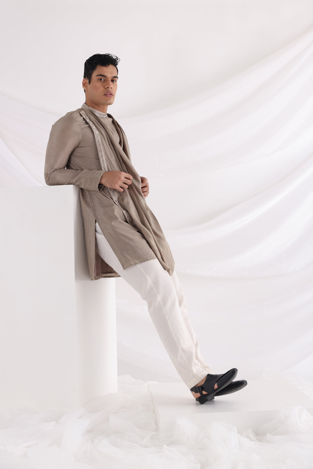 Auryn gold kurta set